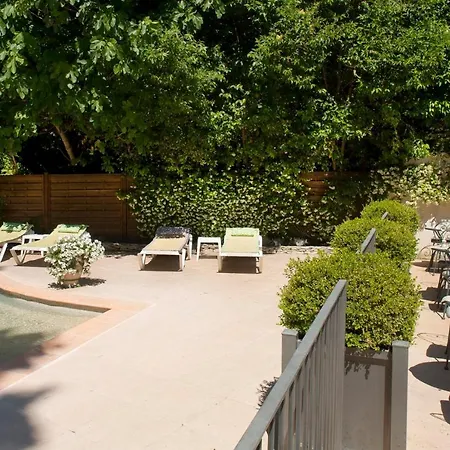 Le Pre Galoffre ホテル